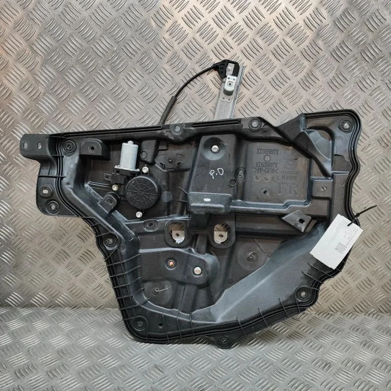 Priekšējā el. loga pacēlāja mehānisma komplekts KD355897X