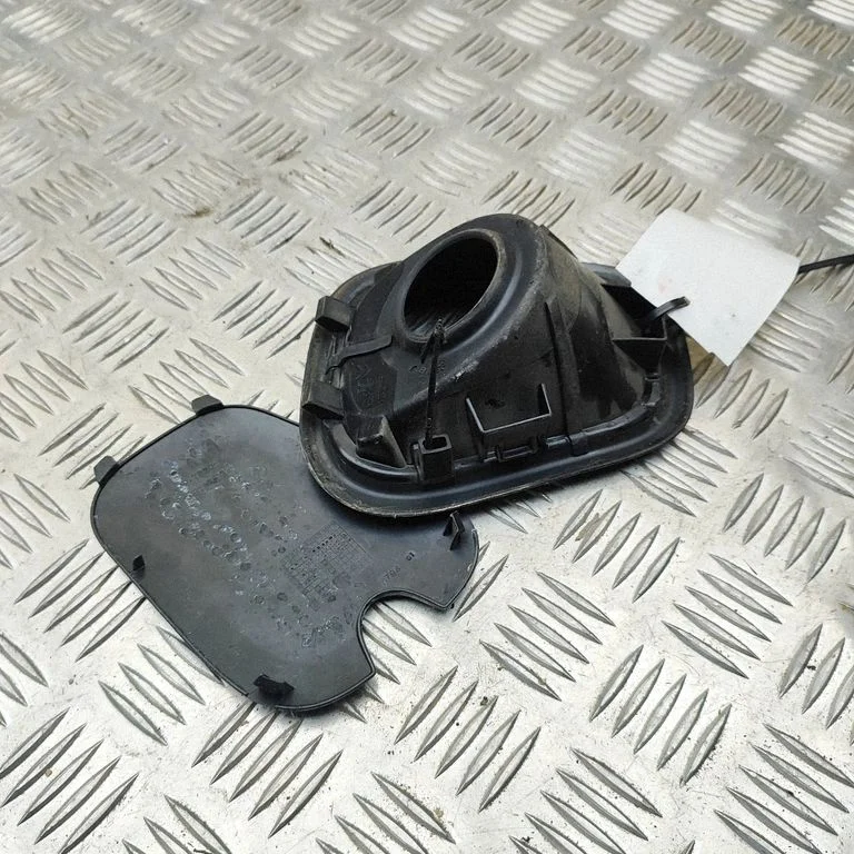 Degvielas tvertnes vāciņš 9809104677
