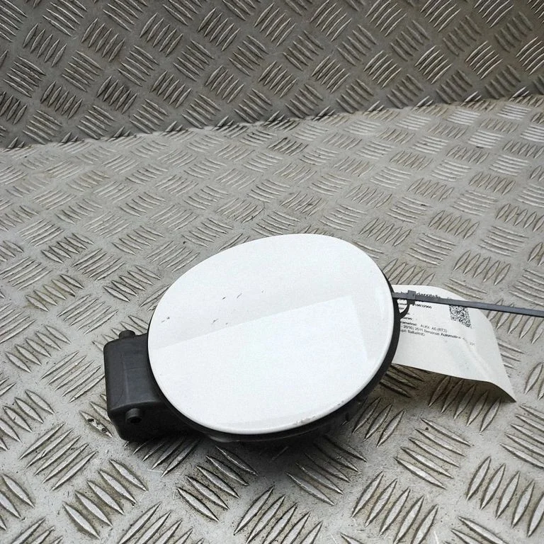 Degvielas tvertnes vāciņš 8T0809999E