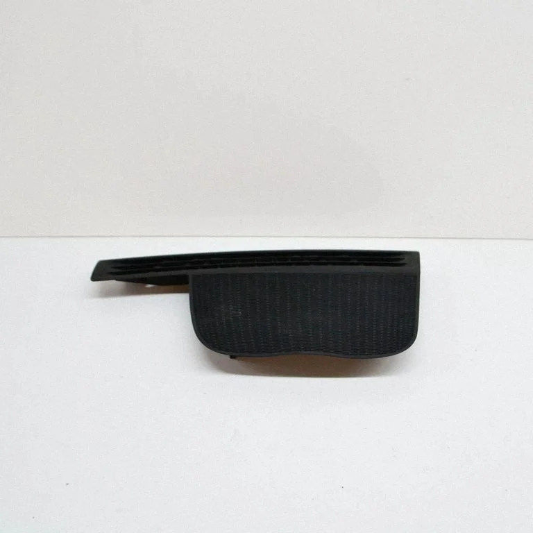 Armatuurlaua keskkõlari kate A2066806800