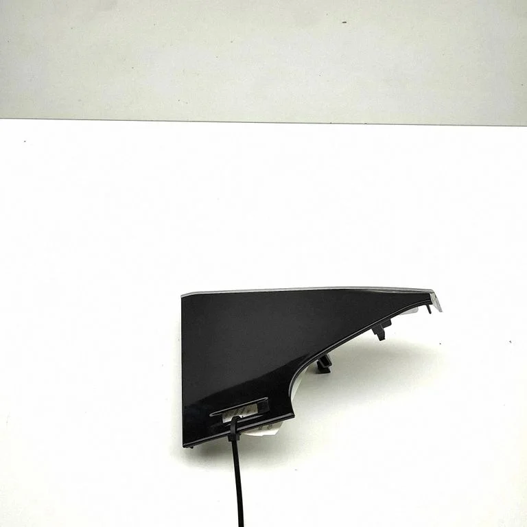 Dashboard glove box trim 4M8857238B