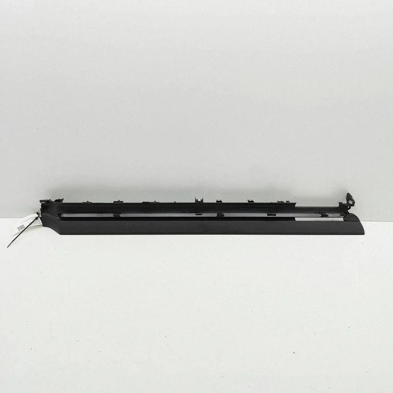 Dashboard glove box trim 80013118