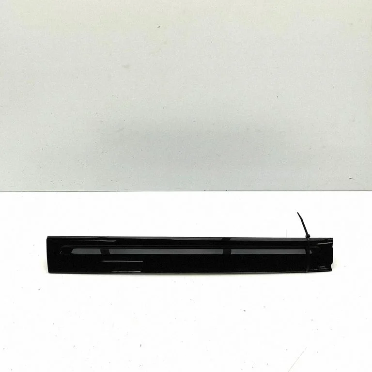 Dashboard glove box trim 9Y2854377