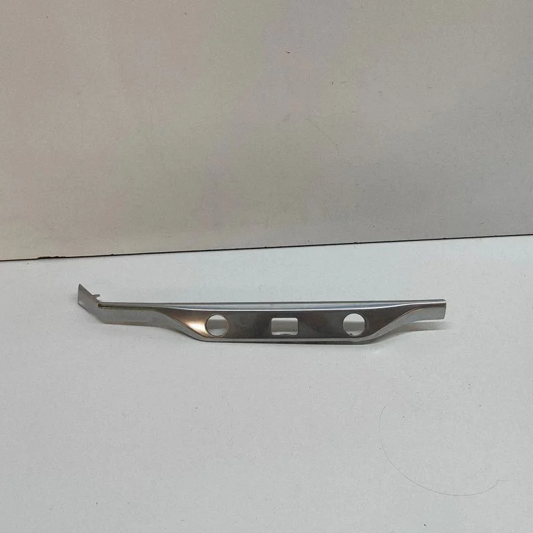 Dekoratīvā apdares josliņa J9D311584A