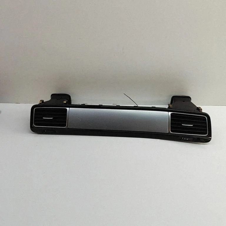 Dashboard glove box trim 7P2857221