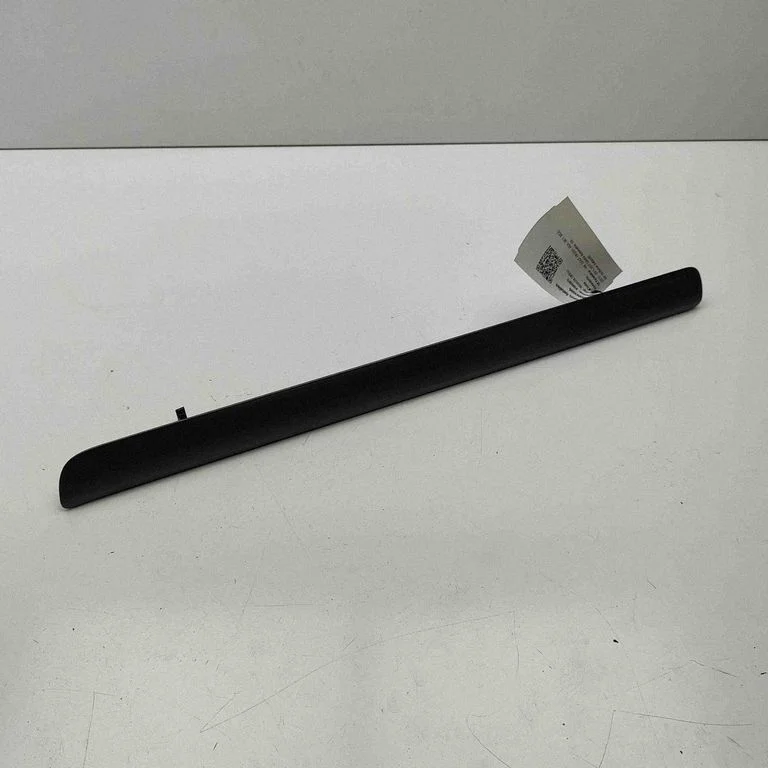 Kindalaeka dekoratiivviimistlusriba 5G1858418B