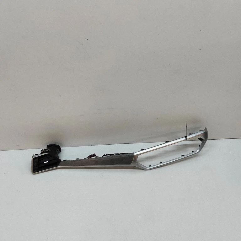 Dashboard glove box trim 6848620