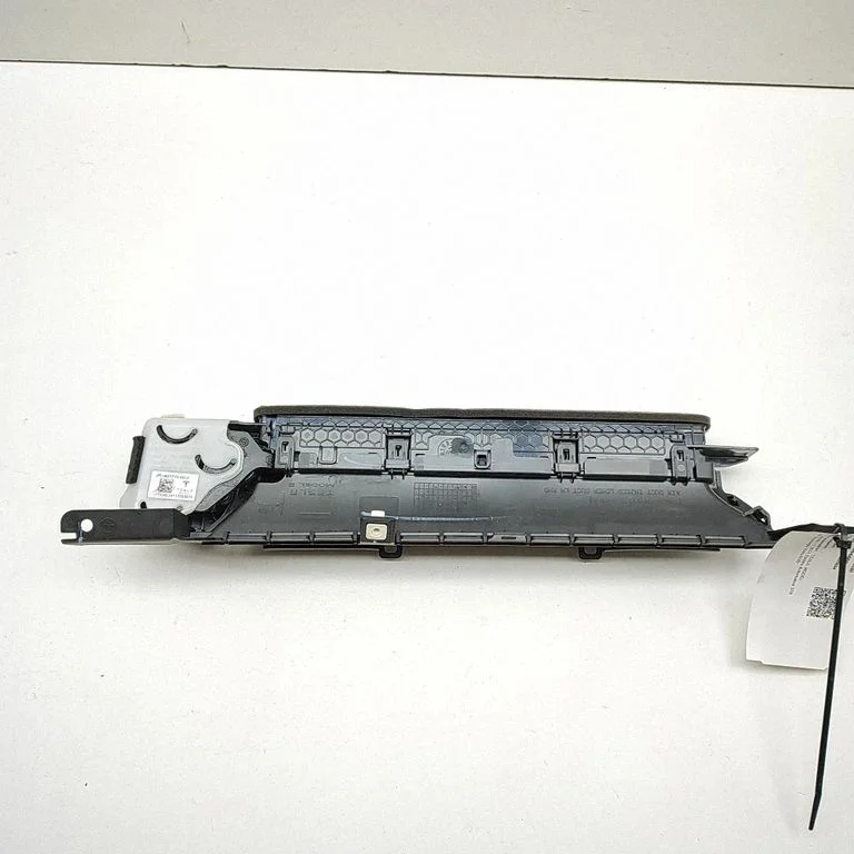 Dashboard air vent grill cover trim – Tesla Model Y (2020-)