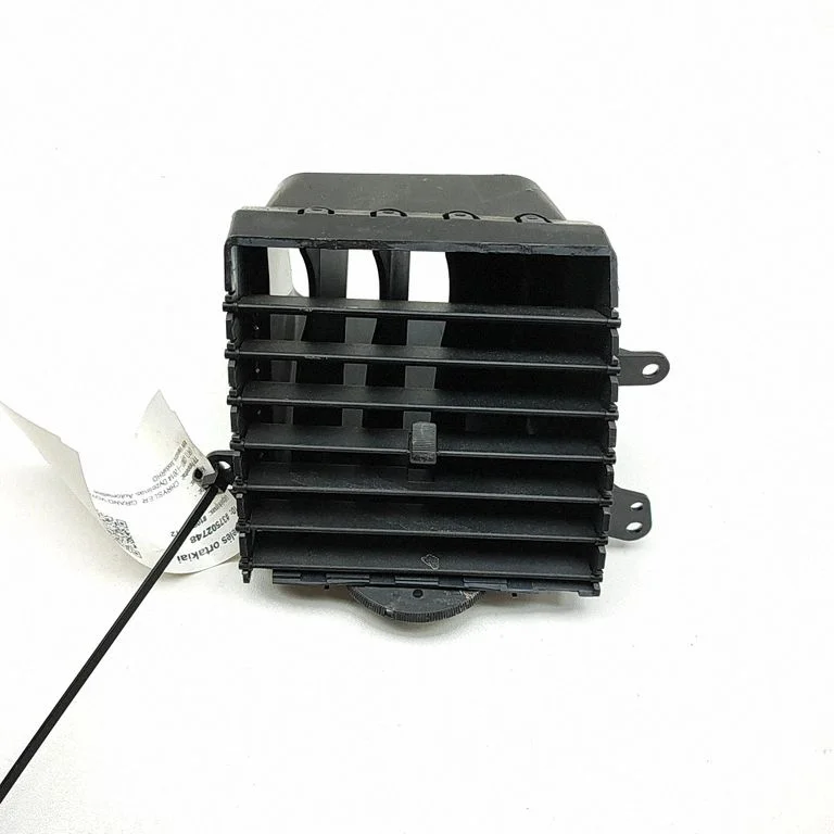 Armatuurlaua õhutusresti kate L0133617 – Chrysler Voyager (2008-2016)