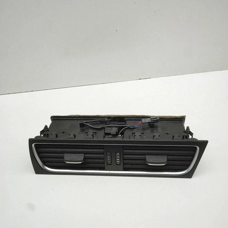 Paneļa gaisa restītes 8T2820951C