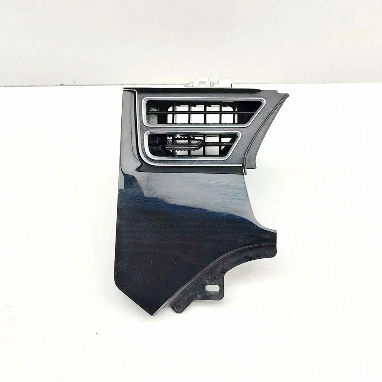 Kratka nawiewu szyby 102326900D