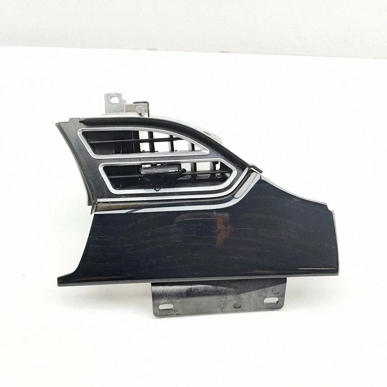 Kratka nawiewu szyby 102324300D