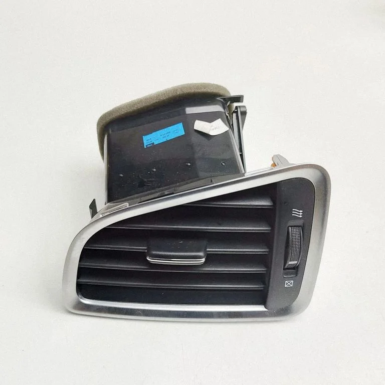 Kratka nawiewu szyby 7364061M0 – Suzuki SX4 S-Cross (2021-)