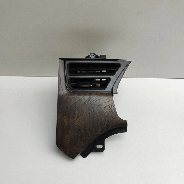 Kratka nawiewu szyby 102327000D