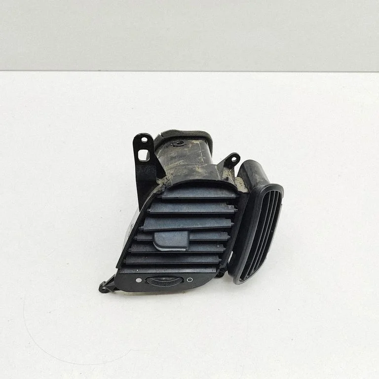 Armatuurlaua õhutusresti kate 5801607540 – Iveco Daily 6th gen (2014-)