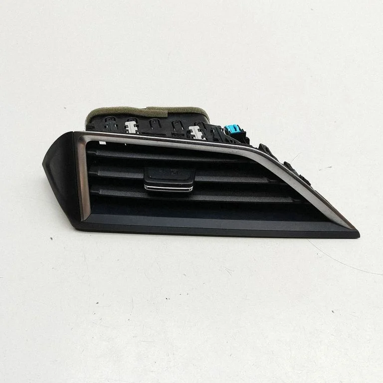 Kratka nawiewu szyby 666100SJ00 – Subaru Forester SK (2018-2025)