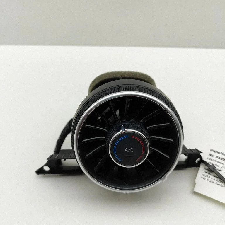 Kratka nawiewu szyby 8S2820903HJW