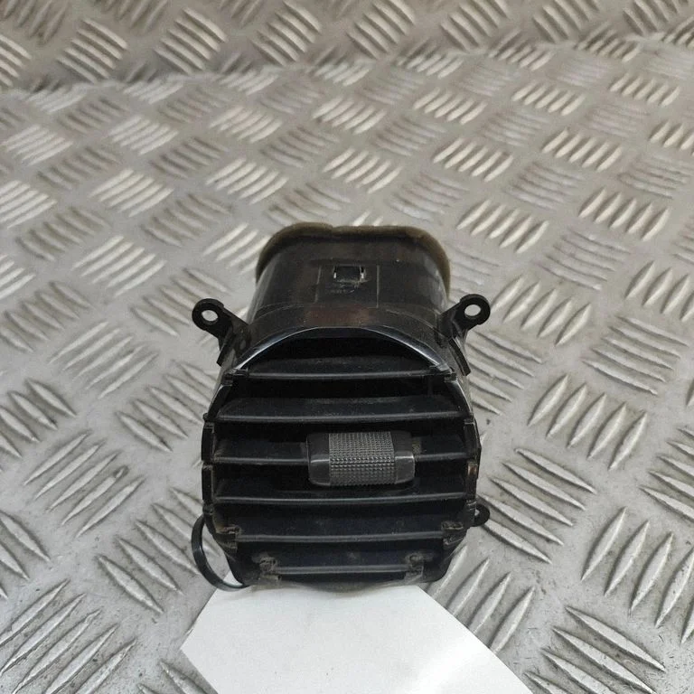 Paneļa gaisa restītes 8974091720
