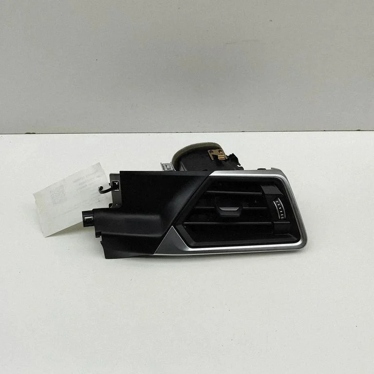 Kratka nawiewu szyby – BMW Seria 3 G20 G21 (2019-)