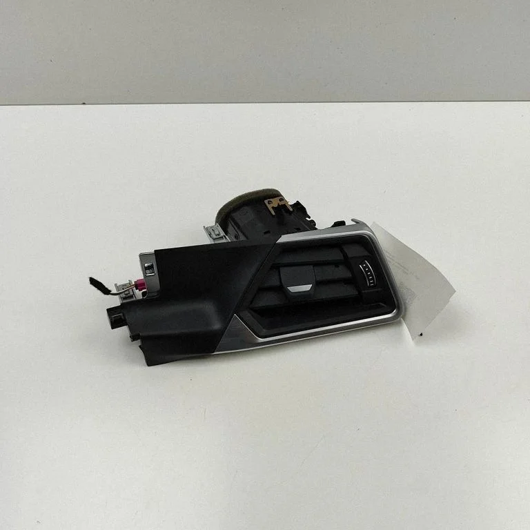Kratka nawiewu szyby – BMW Seria 3 G20 G21 (2019-)
