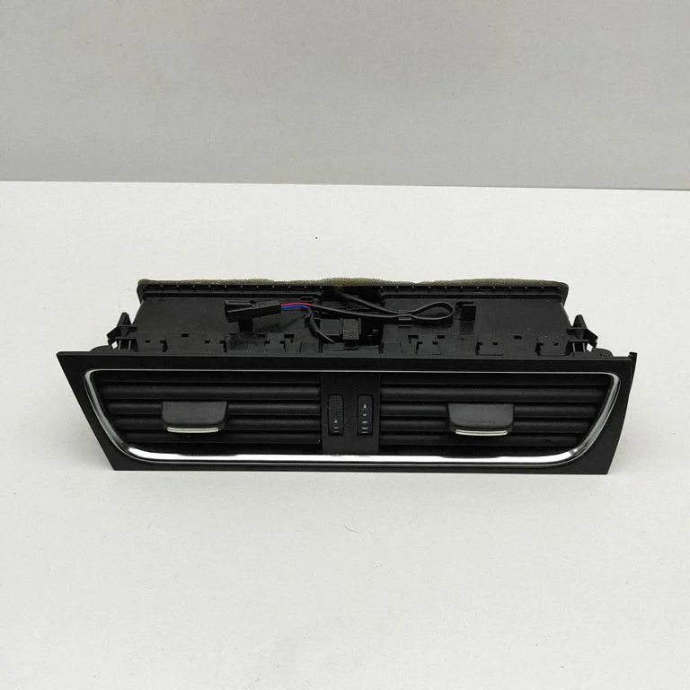 Kratka nawiewu szyby – Audi A4 Allroad B8 (2008-2016)