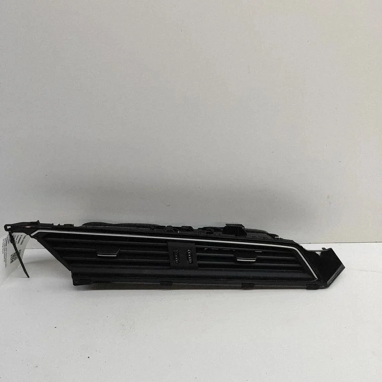 Armatuurlaua õhutusresti kate 4KL820951C – Audi Q4 e-tron (2021-)