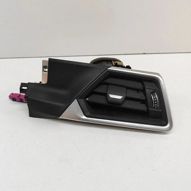 Kratka nawiewu szyby – BMW Seria 3 G20 G21 (2019-)
