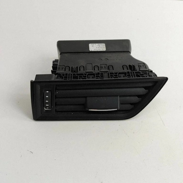 Kratka nawiewu szyby 3V0819701B