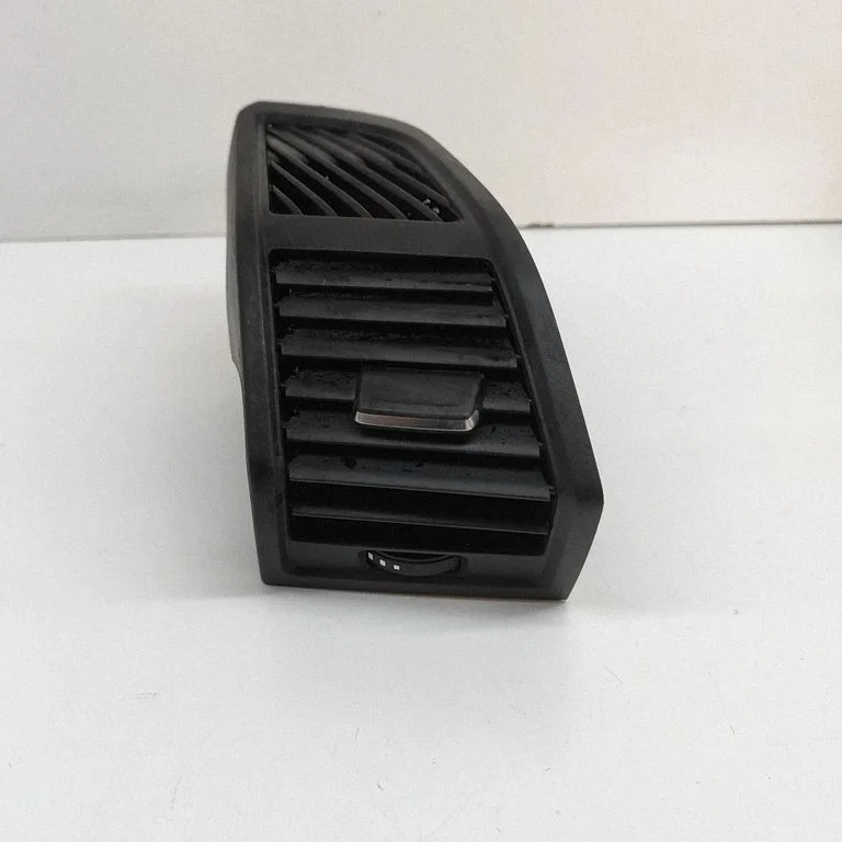 Armatuurlaua õhutusresti kate – BMW i3 (2013-)