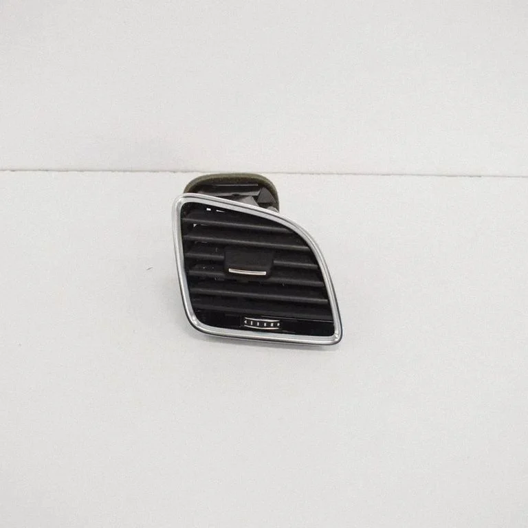 Armatuurlaua õhutusresti kate – Audi RS Q3 (2013-2018)