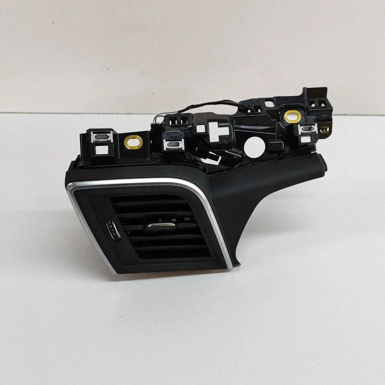 Kratka nawiewu szyby – Audi Q5 SQ5 FY (2017-2025)