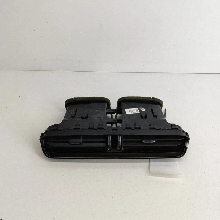 Paneļa gaisa restītes GX63014L21AC