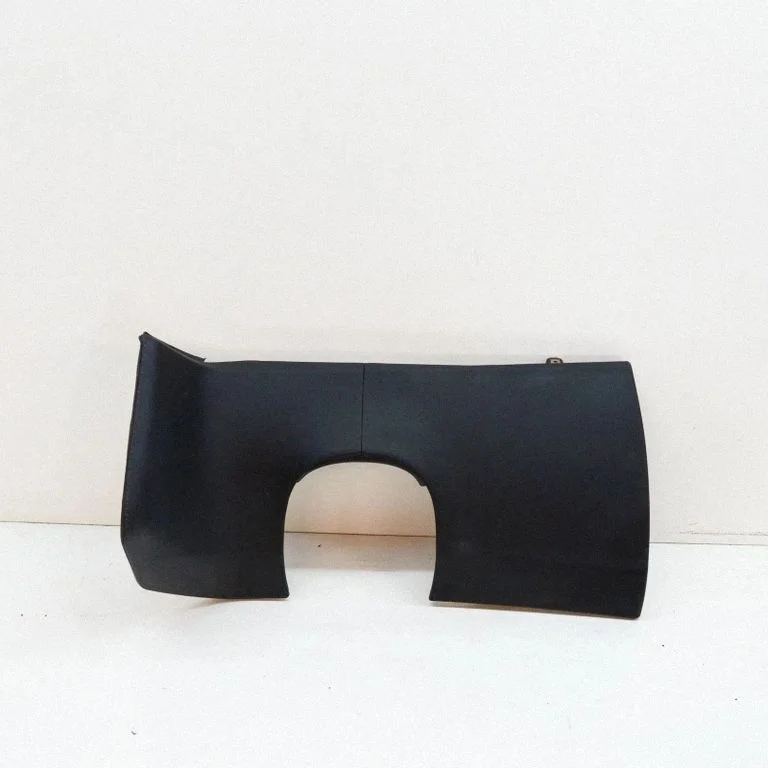 Dashboard lower bottom trim panel 100240581H