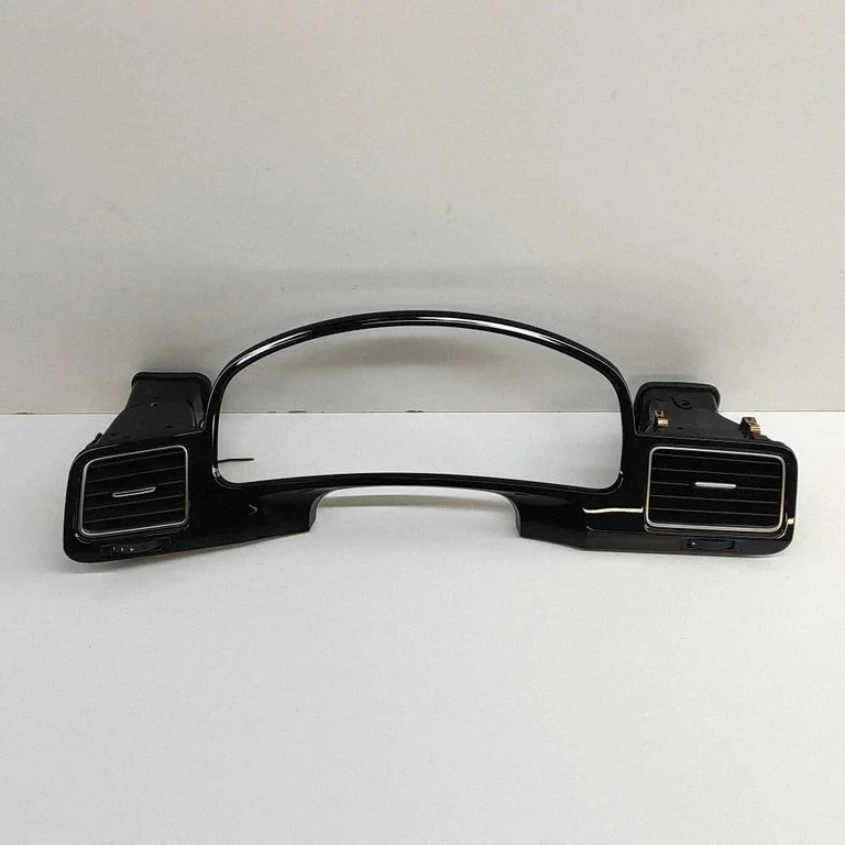 Dashboard trim 7P2857226