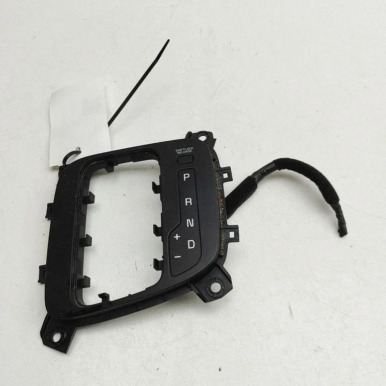 Gear shifter surround trim plastic 84656A2000 – KIA Ceed (2012-2018)