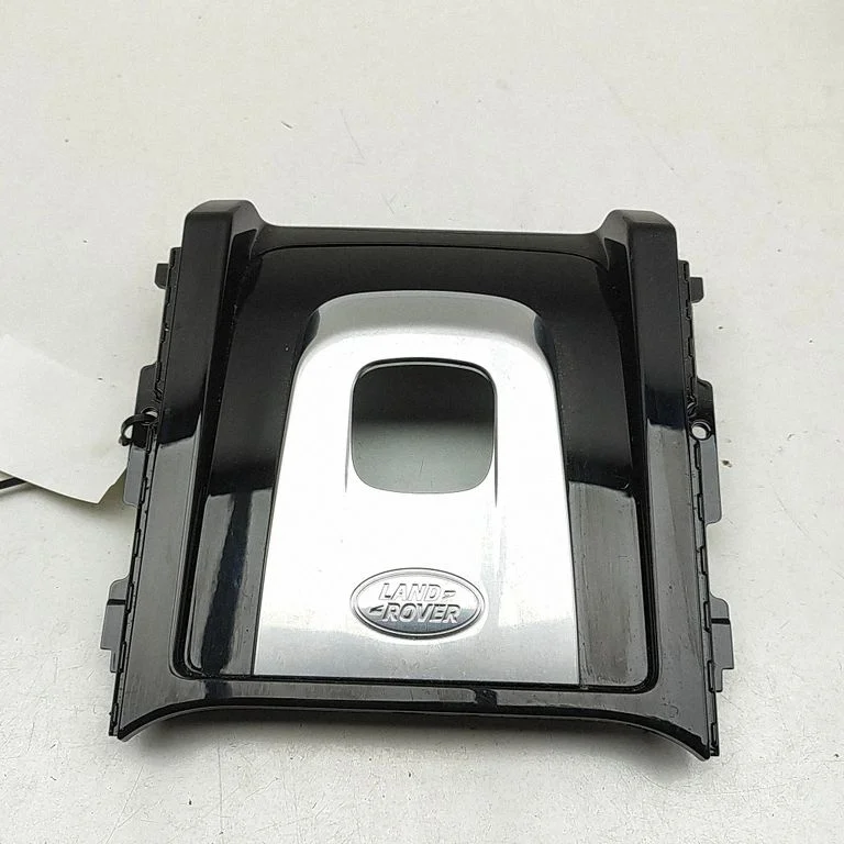 Pārnesumu pārslēga sviras apdare (plastmasas) LK72045A66A