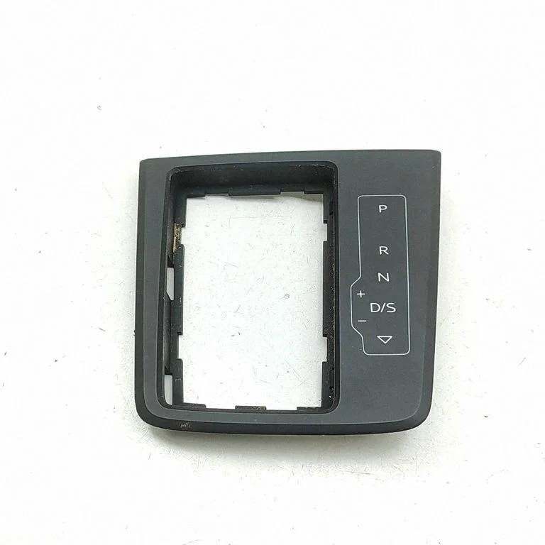 Käigukangi ümbrise viimistlus (plastik) 83C713463A