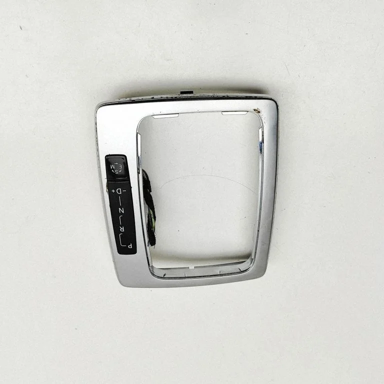 Käigukangi ümbrise viimistlus (plastik) A2046803408
