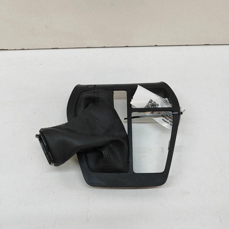 Pārnesumu pārslēga sviras apdare (plastmasas) 5880442480