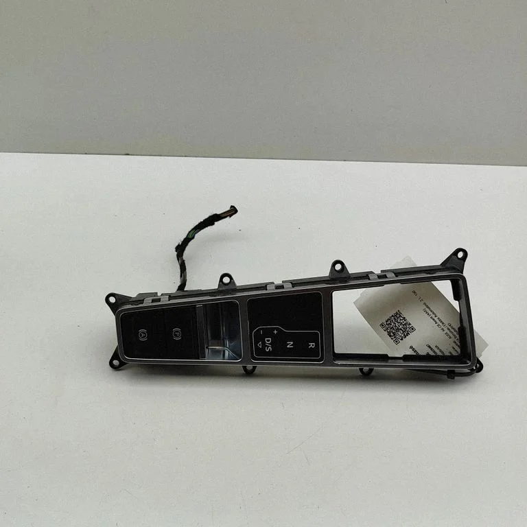 Käigukangi ümbrise viimistlus (plastik) 4K2713111B – Audi A6 C7 (2011-)