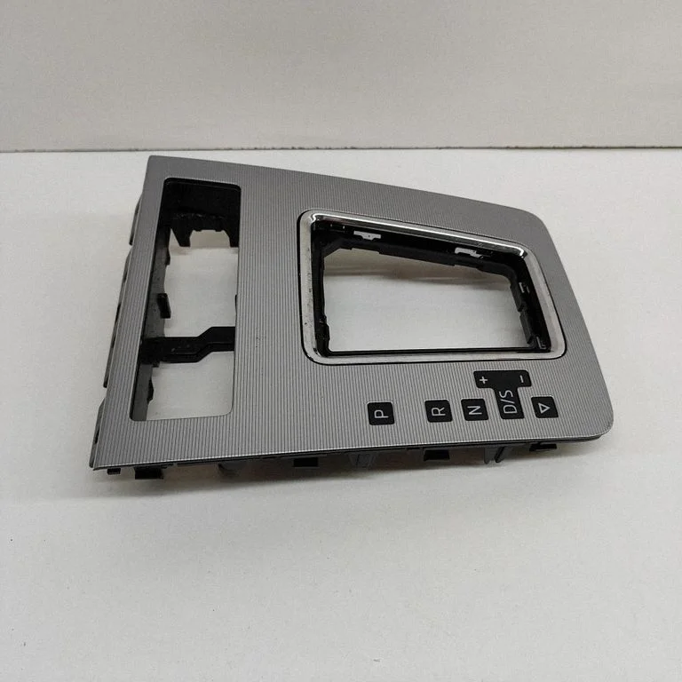 Käigukangi ümbrise viimistlus (plastik) – Skoda Octavia Mk3 (5E) (2013-2019)