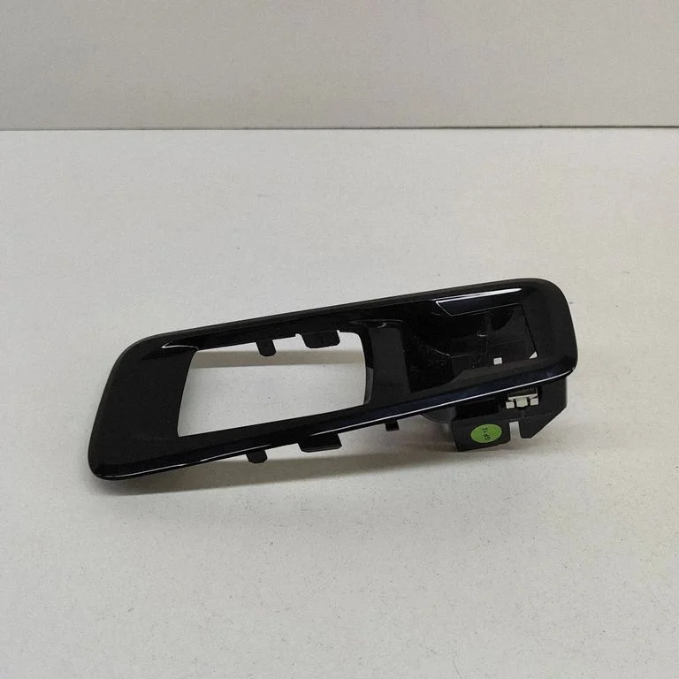 Pārnesumu pārslēga sviras apdare (plastmasas) 9817142677