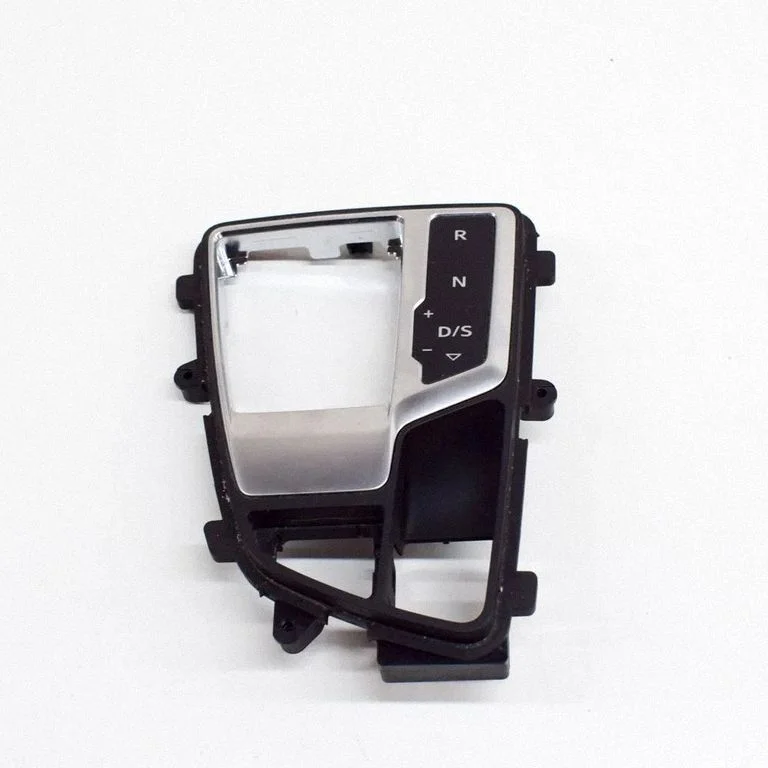Pārnesumu pārslēga sviras apdare (plastmasas) 8W2713111C