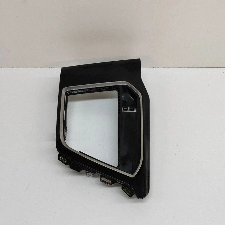 Pārnesumu pārslēga sviras apdare (plastmasas) 9814835977