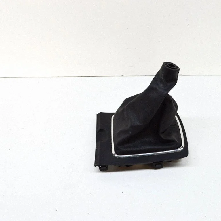 Gear shifter surround trim plastic GDN164333 – Mazda 6 (2008-2013)