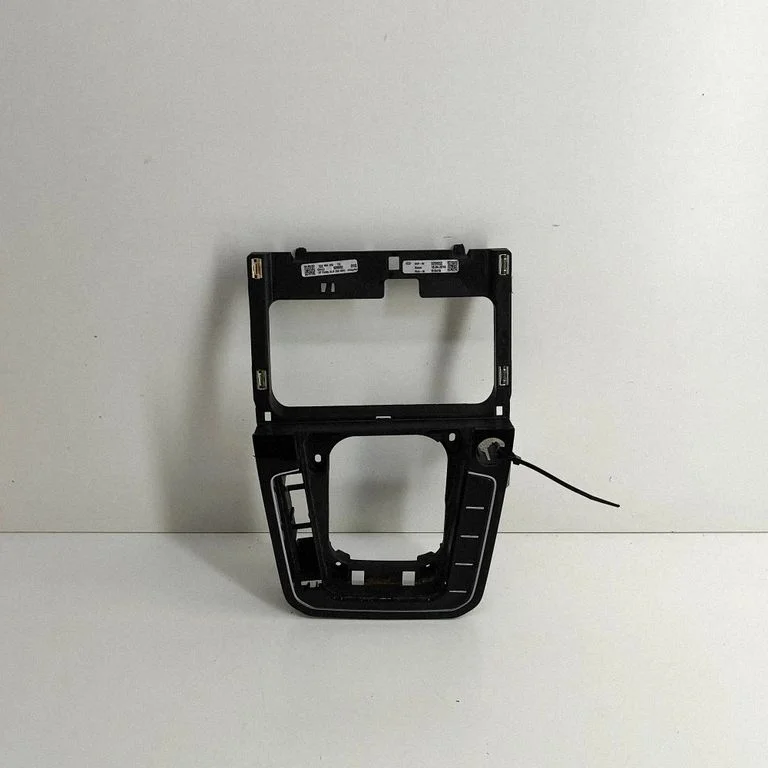 Pārnesumu pārslēga sviras apdare (plastmasas) 3G2864263