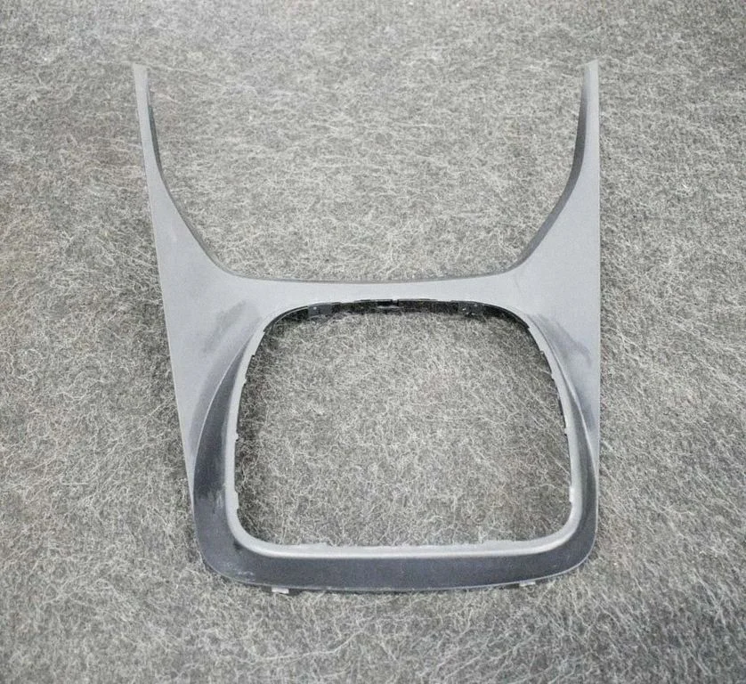 Pārnesumu pārslēga sviras apdare (plastmasas) AM51R044H82AEW