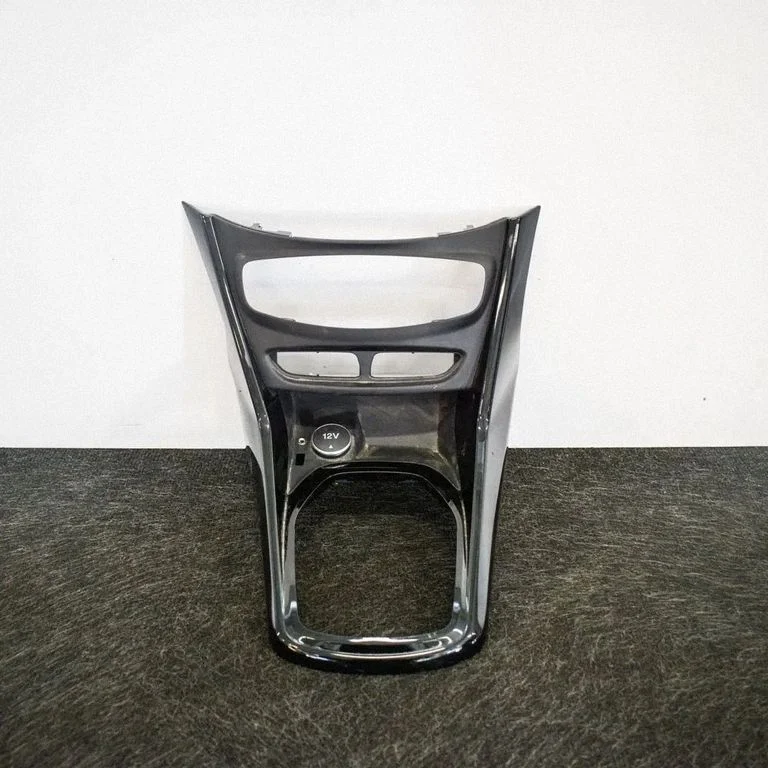 Käigukangi ümbrise viimistlus (plastik) – Ford B-MAX (2012-2020)