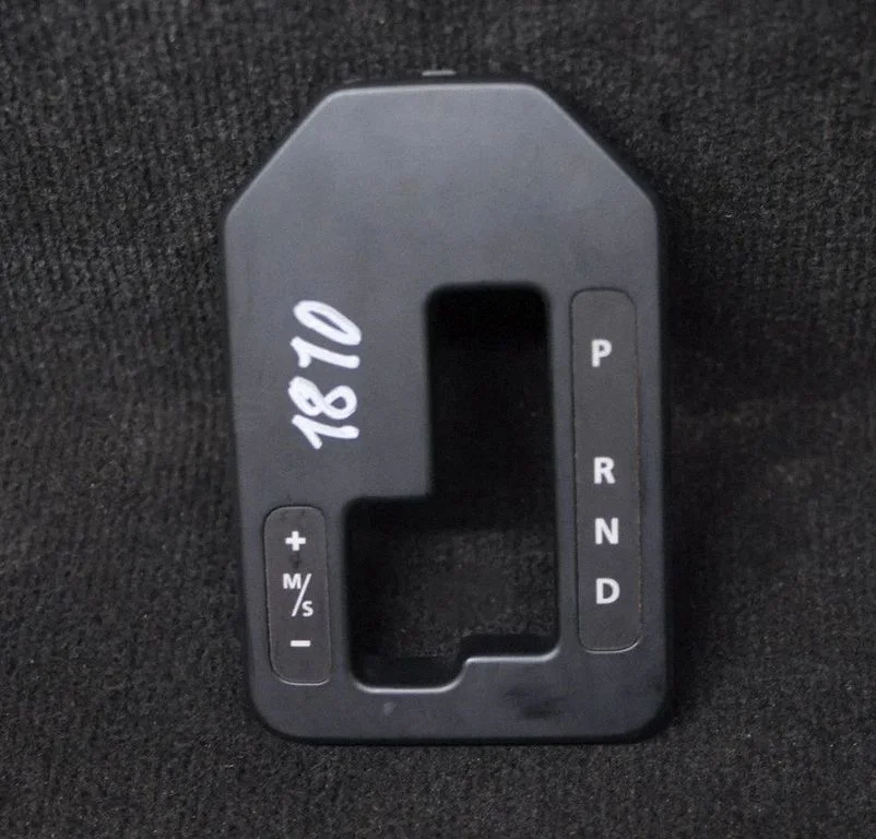 Pārnesumu pārslēga sviras apdare (plastmasas) – Land Rover Discovery 3 - LR3 (2005-2009)
