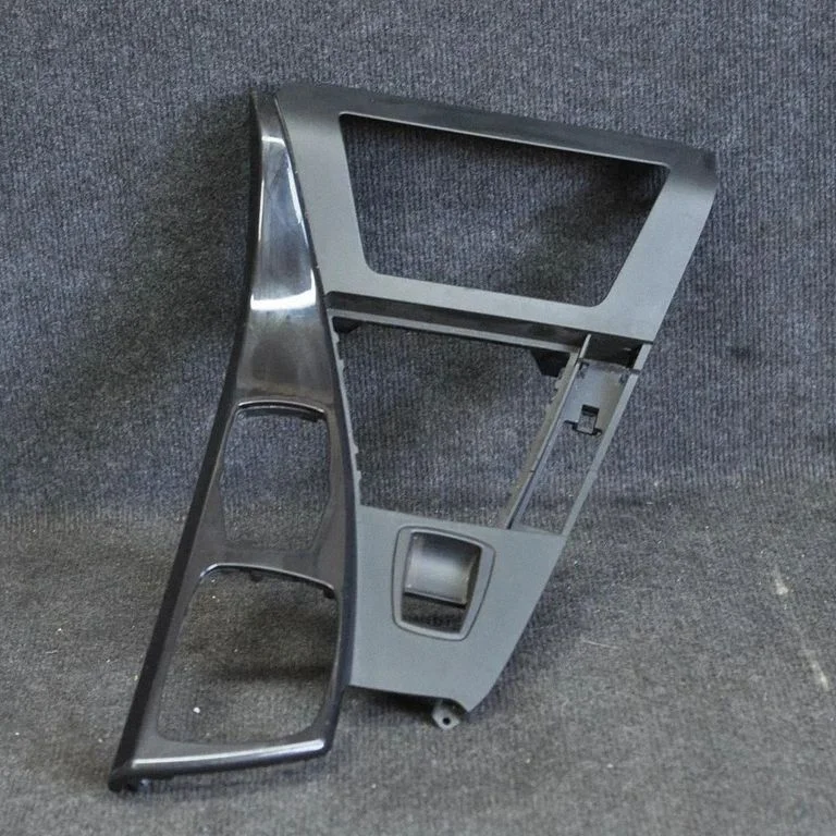 Ramka dźwigni zmiany biegów (plastikowa) – BMW Seria 5 F10 F11 (2009-2016)